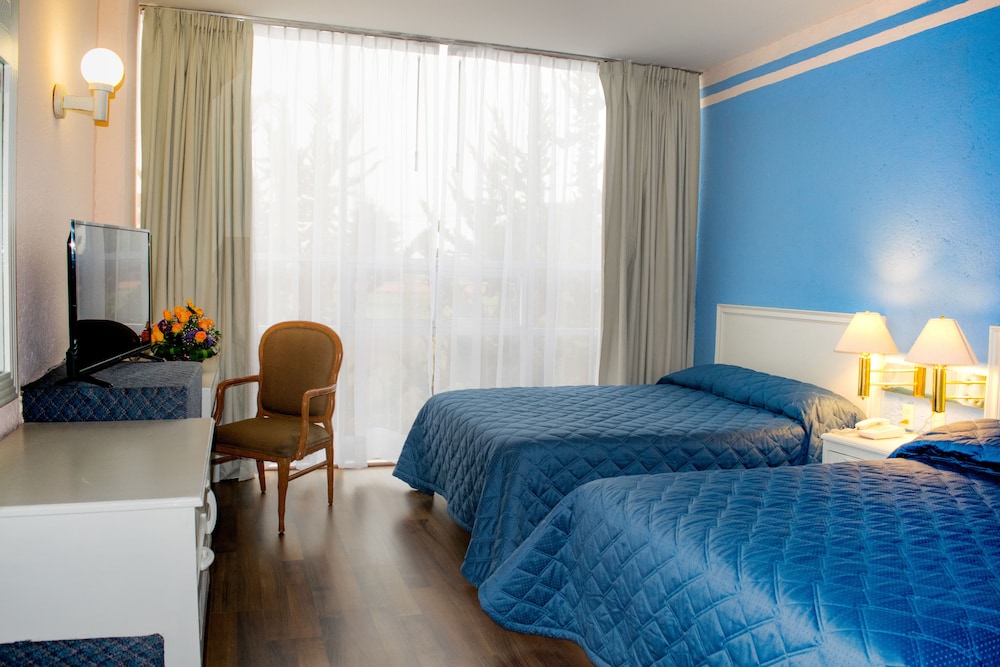 Standard Room, 2 Double Beds