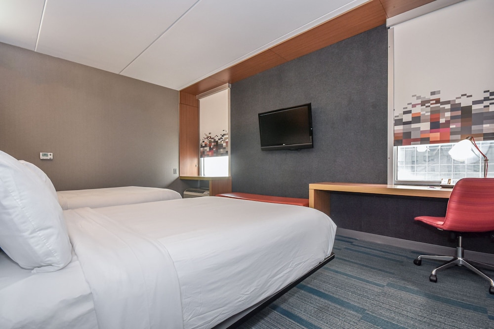 Room, 2 Queen Beds - Photo 5