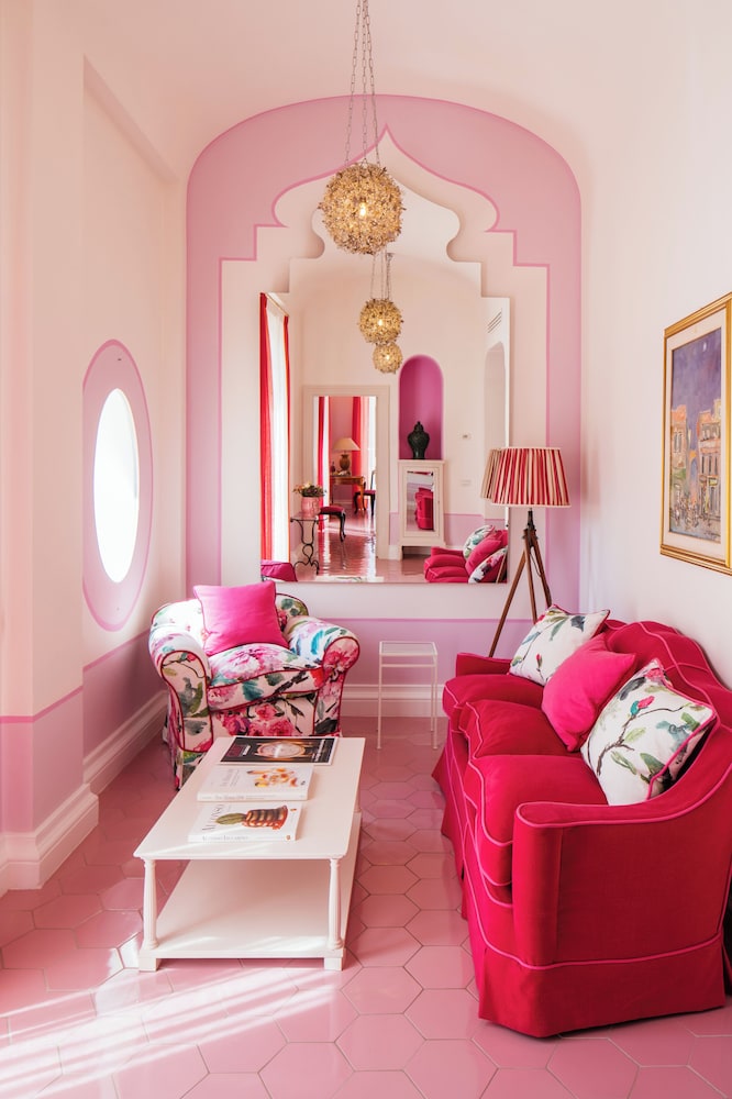 Superior Suite - Photo 4
