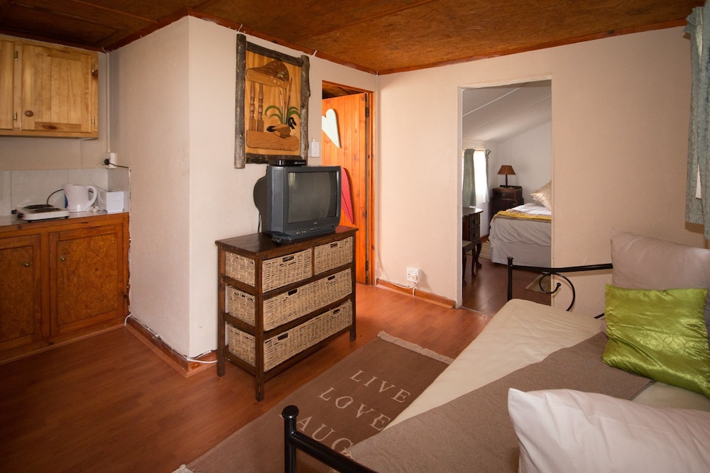 Rustic Twin Room photo 2
