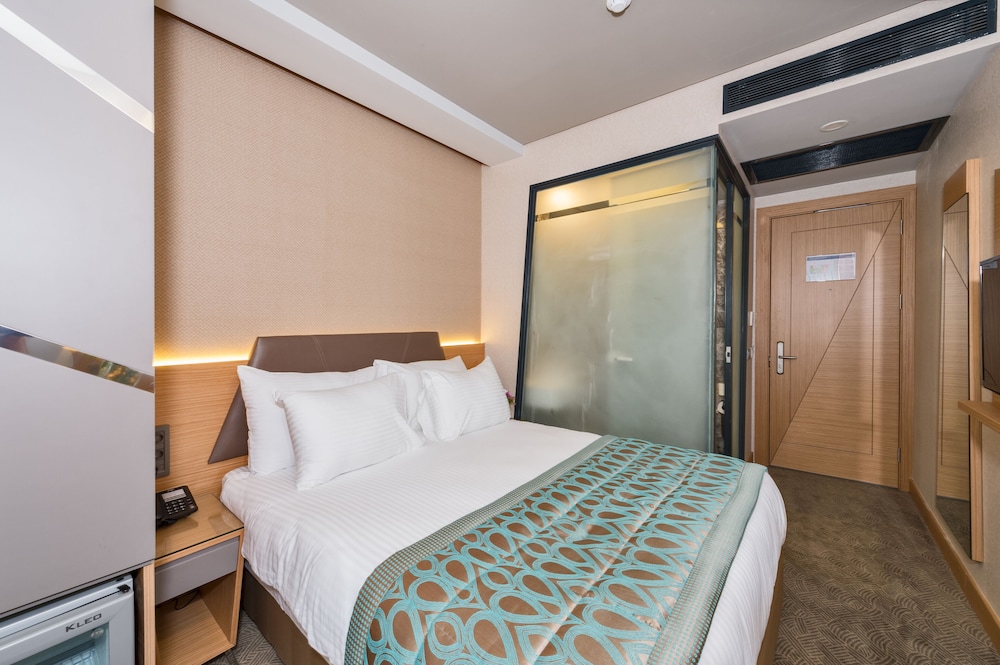 Economy Double or Twin Room photo 1