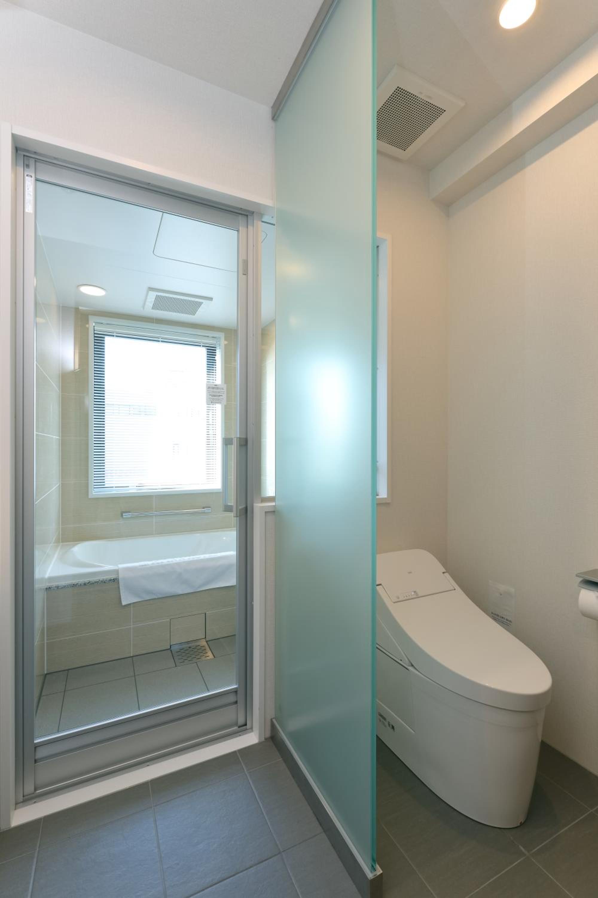 Large Twin Room - Photo 2