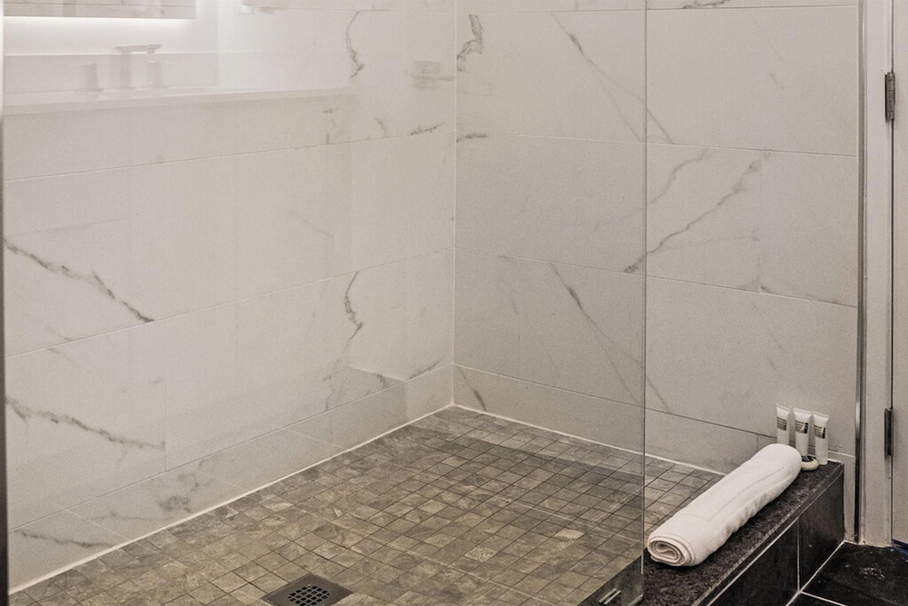 3 Bedroom, Standard photo 3