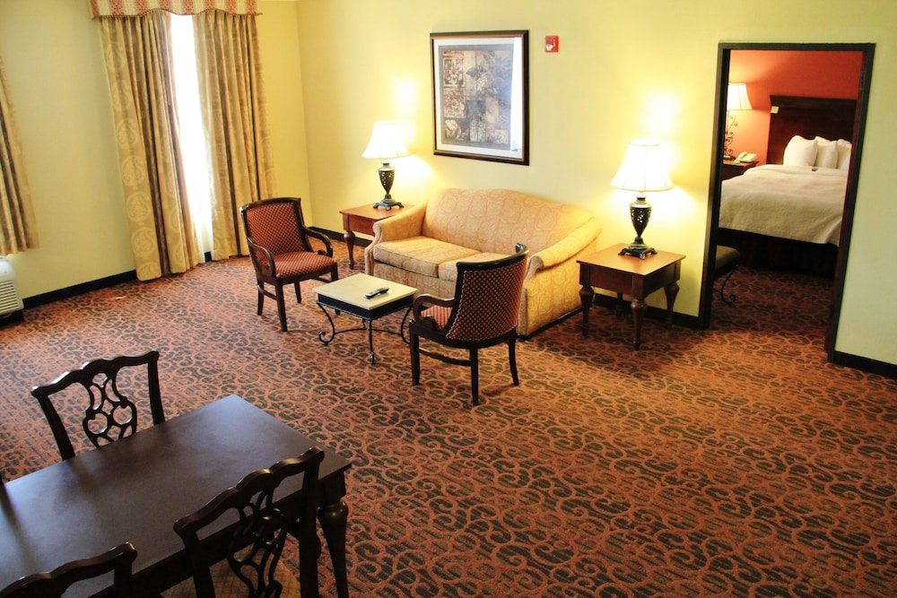 Deluxe Suite, 2 Queen Beds, Non Smoking - Photo 3