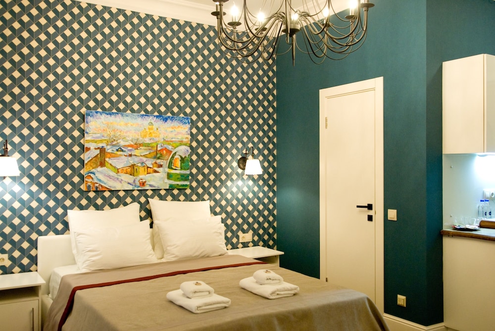 Traditional Apartment, Courtyard View photo 2