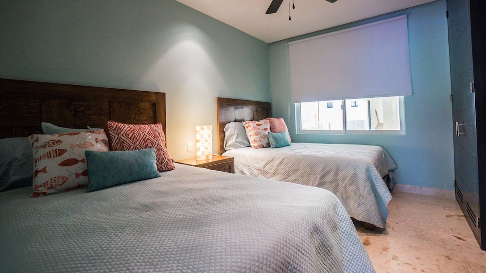 Condo, 2 Bedrooms