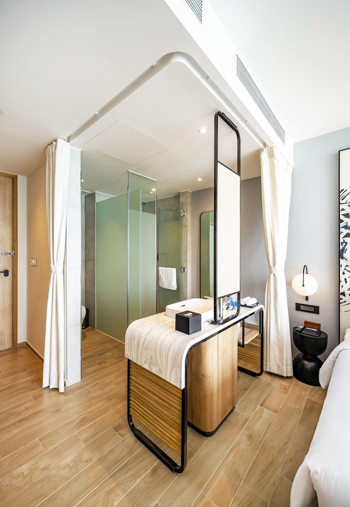 Premier Deluxe Ocean View Twin - Photo 5