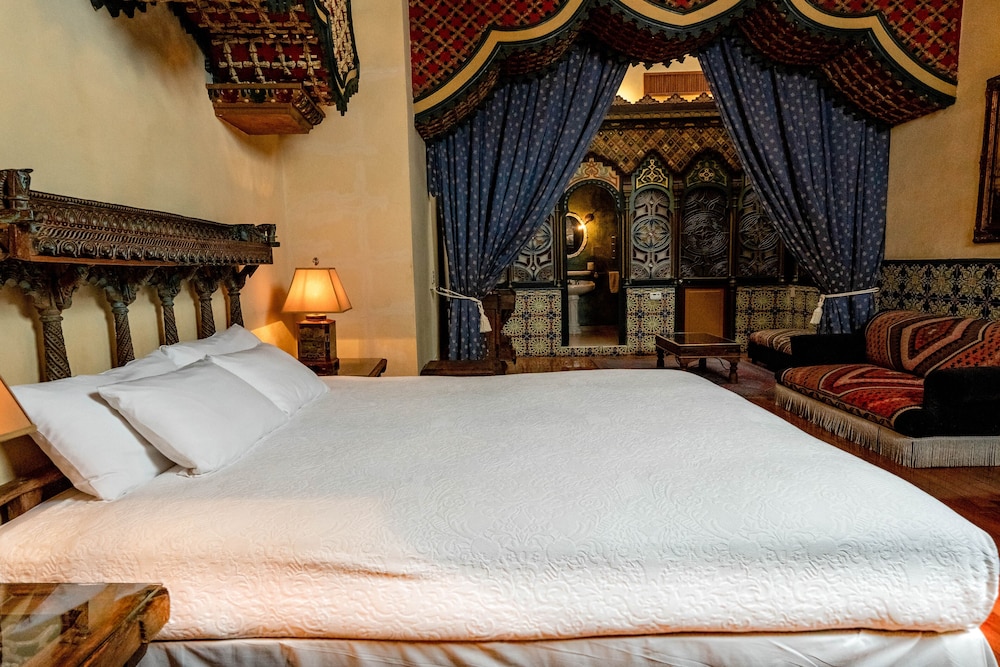 Imperial Suite, King Size Bed - Photo 3