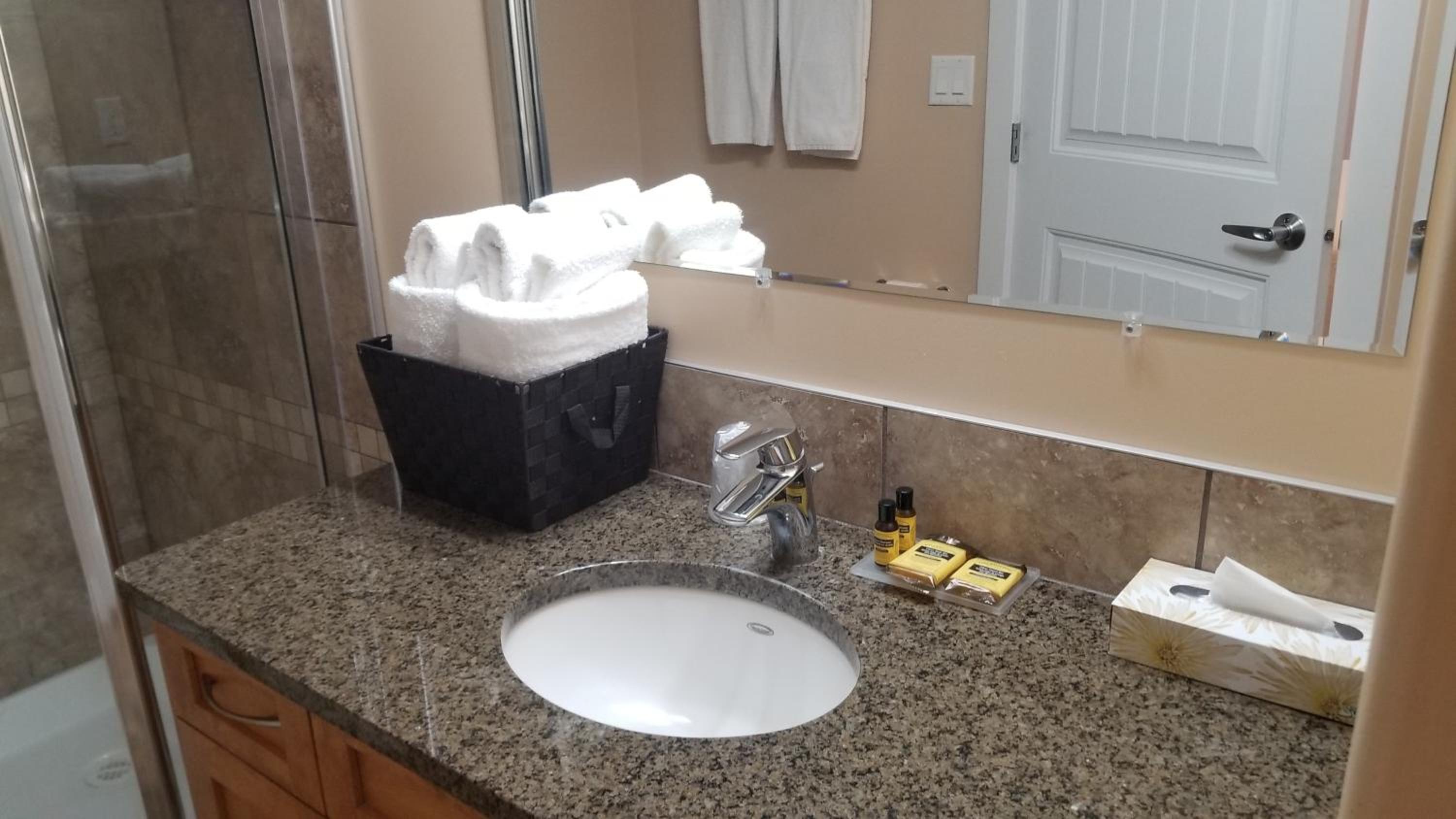Three-Bedroom Suite photo 3