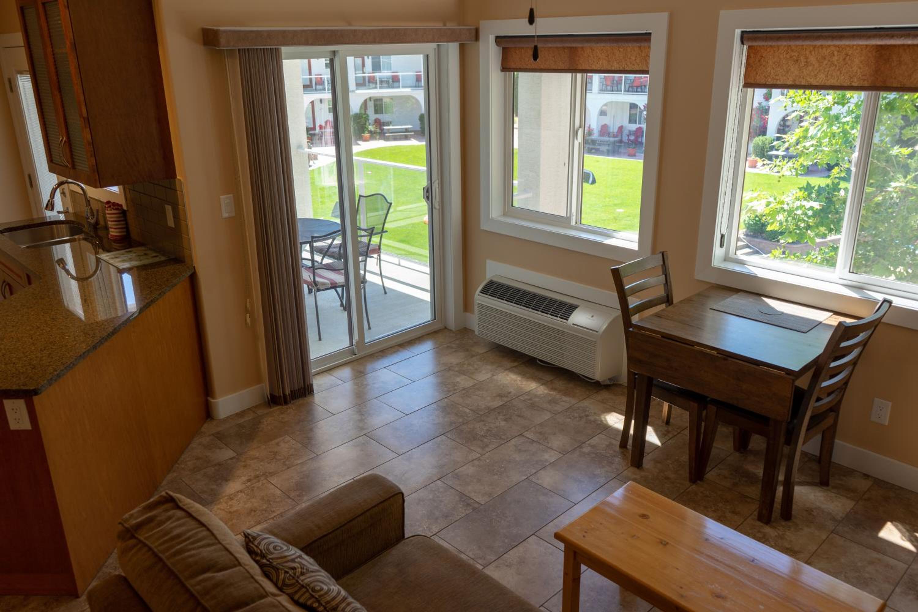 Three-Bedroom Suite photo 2