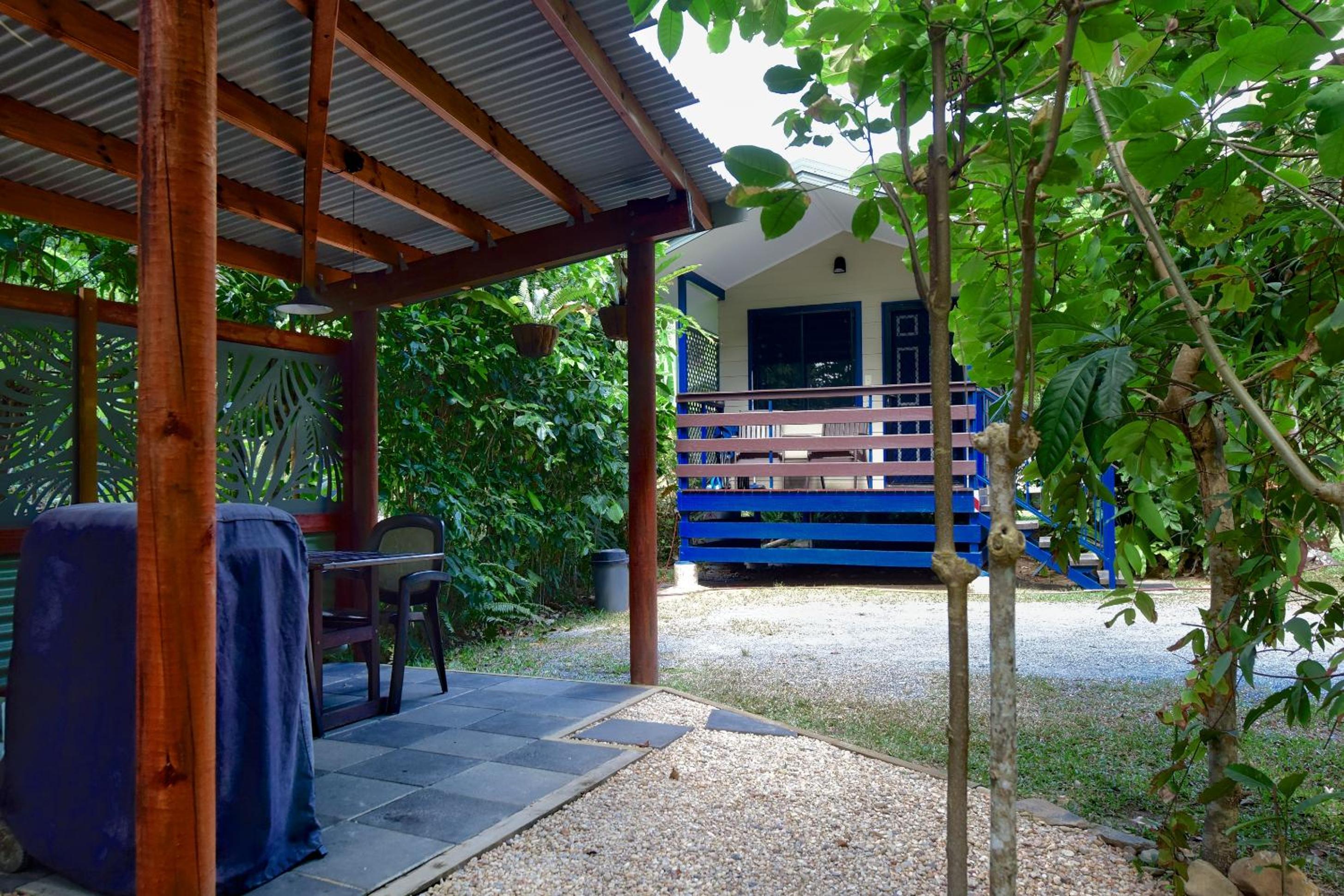 Bungalow (2 Adults) photo 2