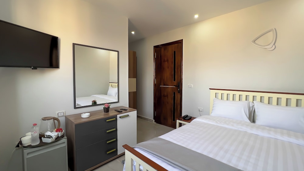 Panoramic Room