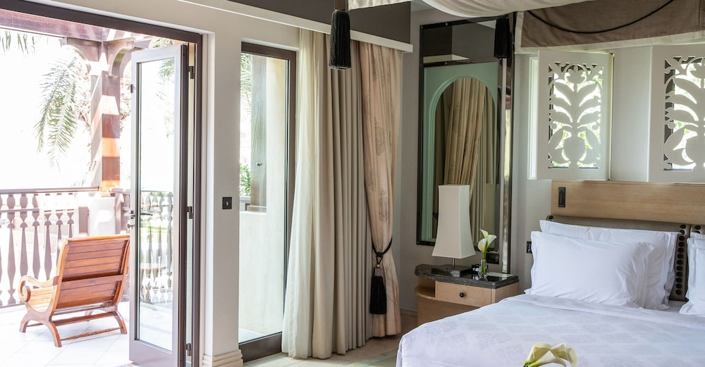 Suite (Beach House Ocean) photo 2