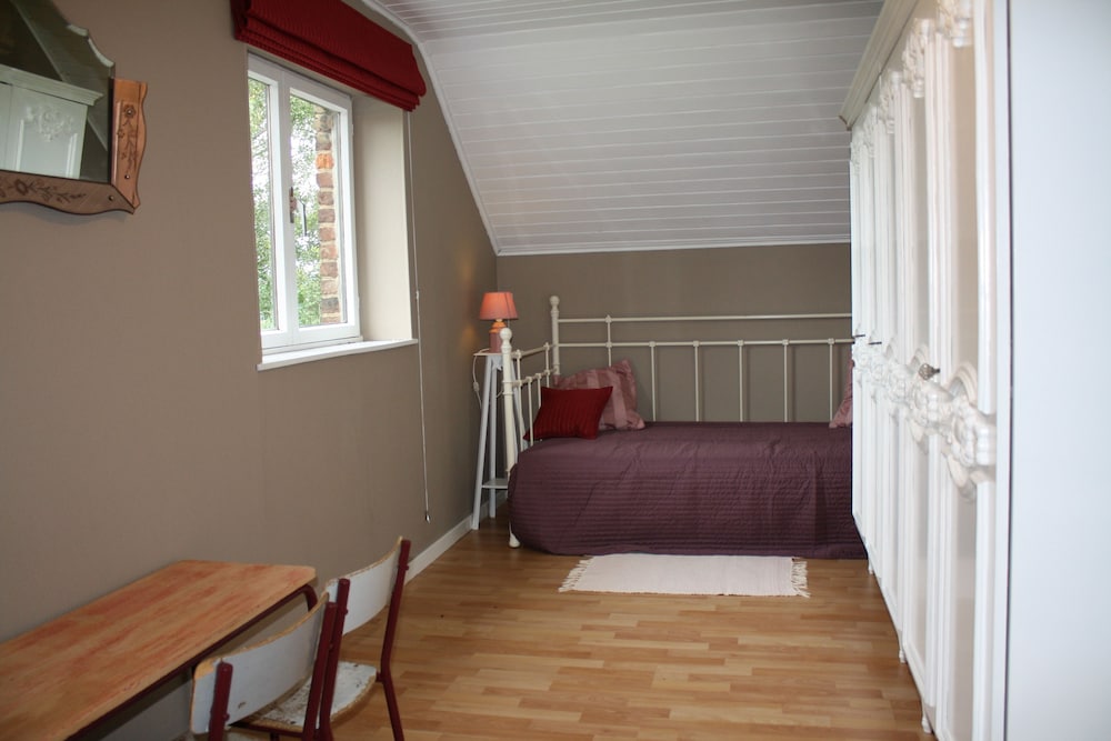 House, 3 Bedrooms photo 2