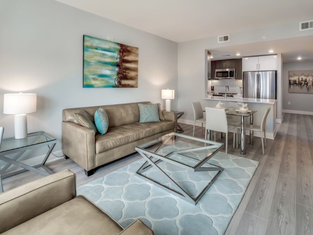 Luxury Apartment, 1 Bedroom, Den photo 2