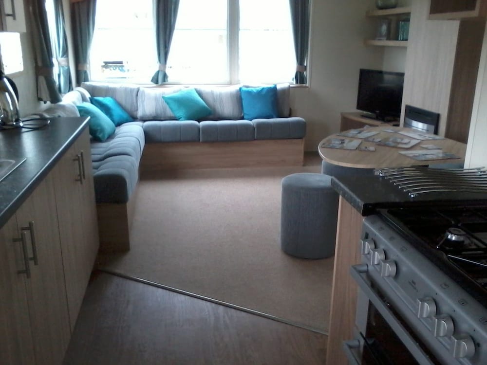 Family Mobile Home, Non Smoking (The Caravan) photo 1