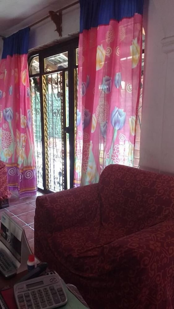 Family Room with Air Conditioning photo 2