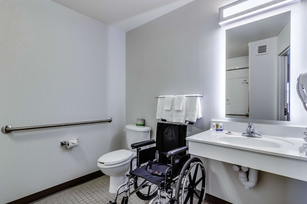 Deluxe Room, 2 Double Beds, Non Smoking, Microwave photo 2