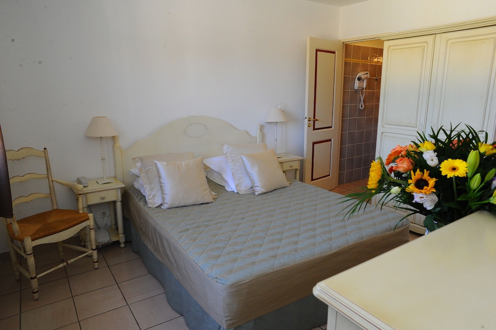 Superior Room, Non Smoking - Photo 6