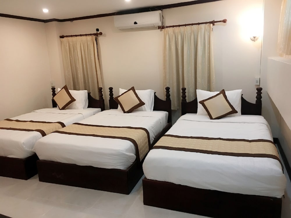 Standard Triple Room, 3 Singles