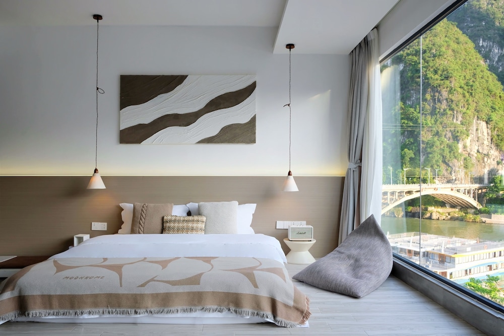Grand Room photo 2