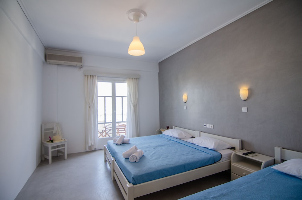 Superior Triple Room, Non Smoking photo 3