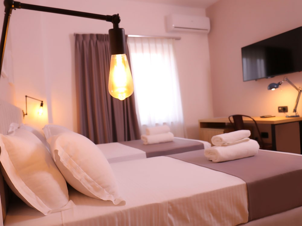 Superior Twin Room, Multiple Beds, Non Smoking, City View photo 1