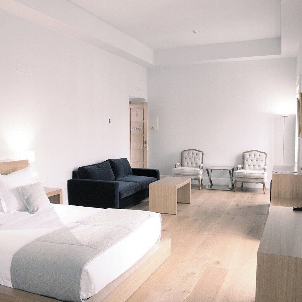 Deluxe Studio Suite - Photo 9