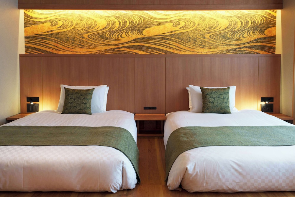 Deluxe Room, 2 Double Beds, Non Smoking, Bathtub,Ceiling height 3m(with Single Sofabed) - Photo 6