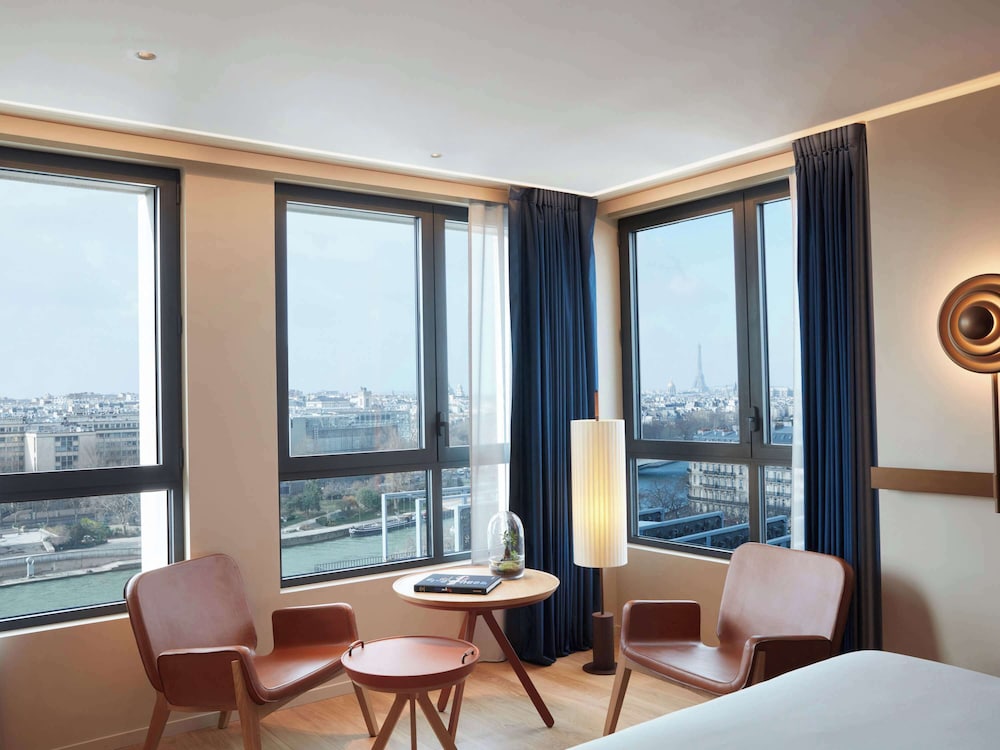 STUDIO PANORAMA VIEW, 1 King, Corner Junior Suite, River Seine and Paris view photo 3