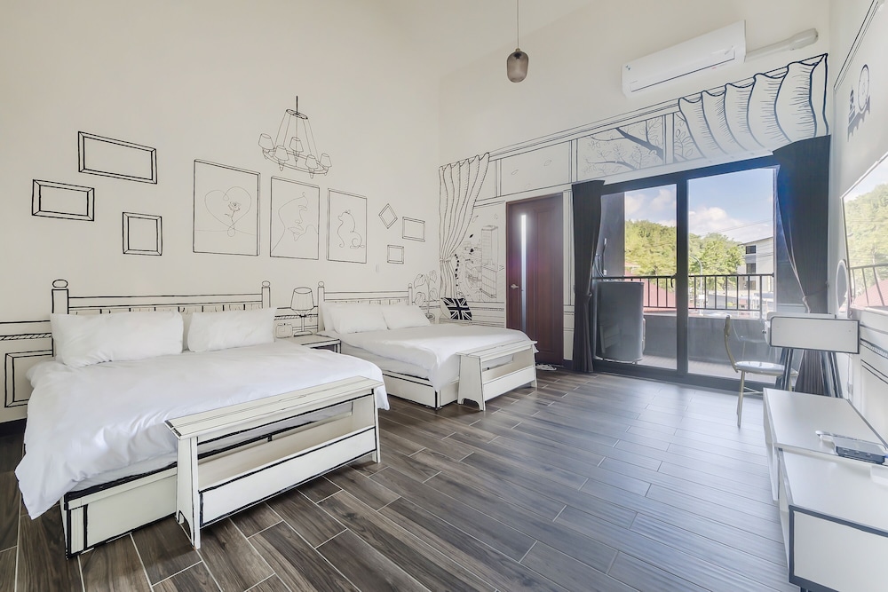 Deluxe Quadruple Room - Photo 1