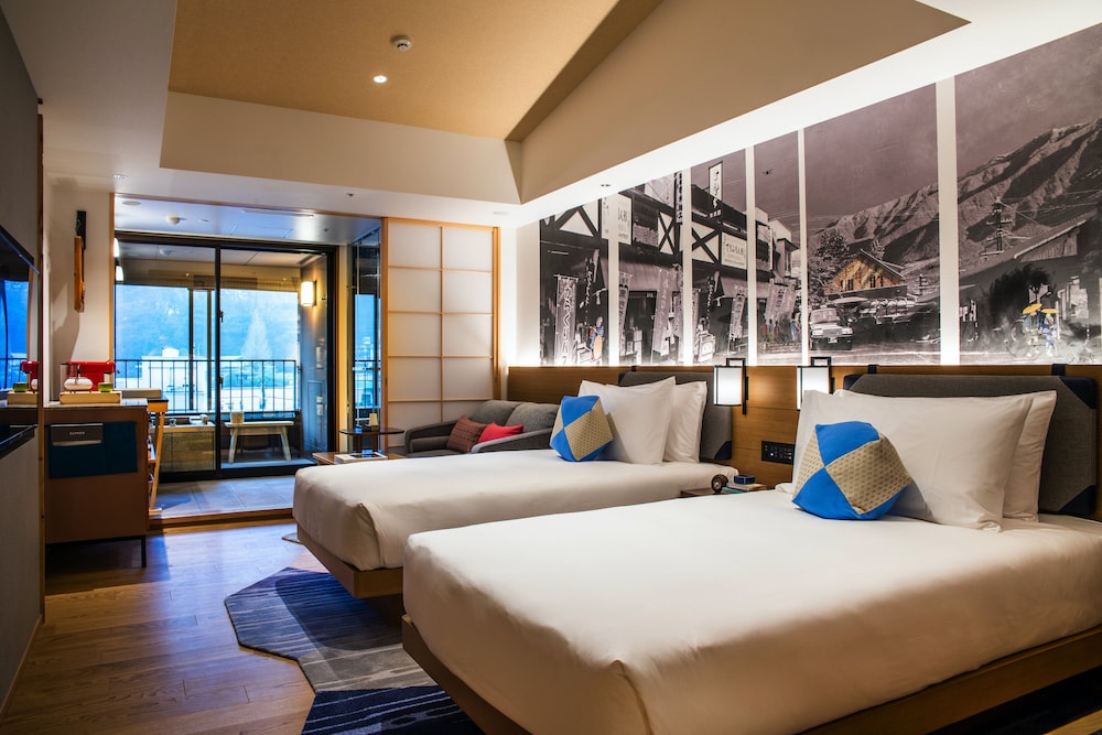 Standard Room, 2 Twin Beds, River View (Private Hot Spring) - Photo 1