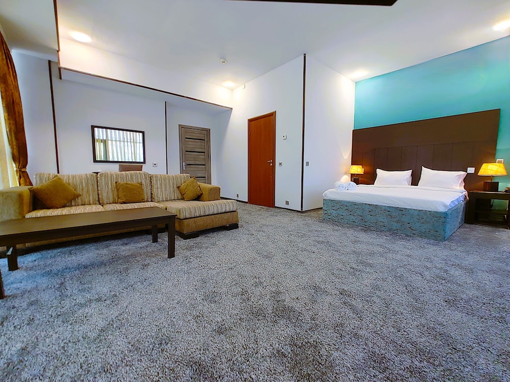Quadruple Suite
