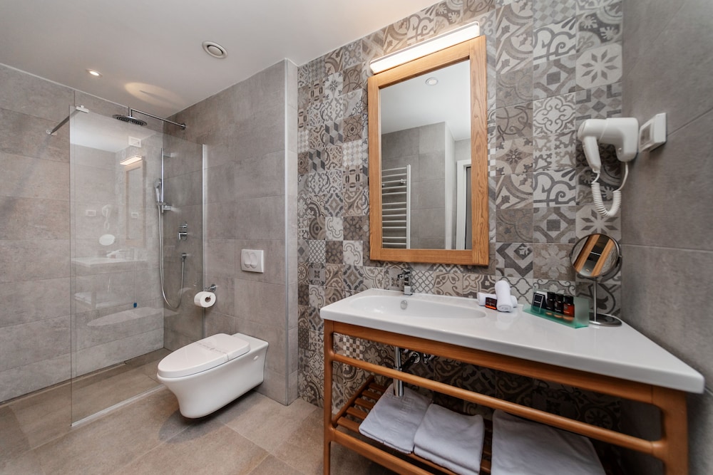 Superior Triple Room photo 3