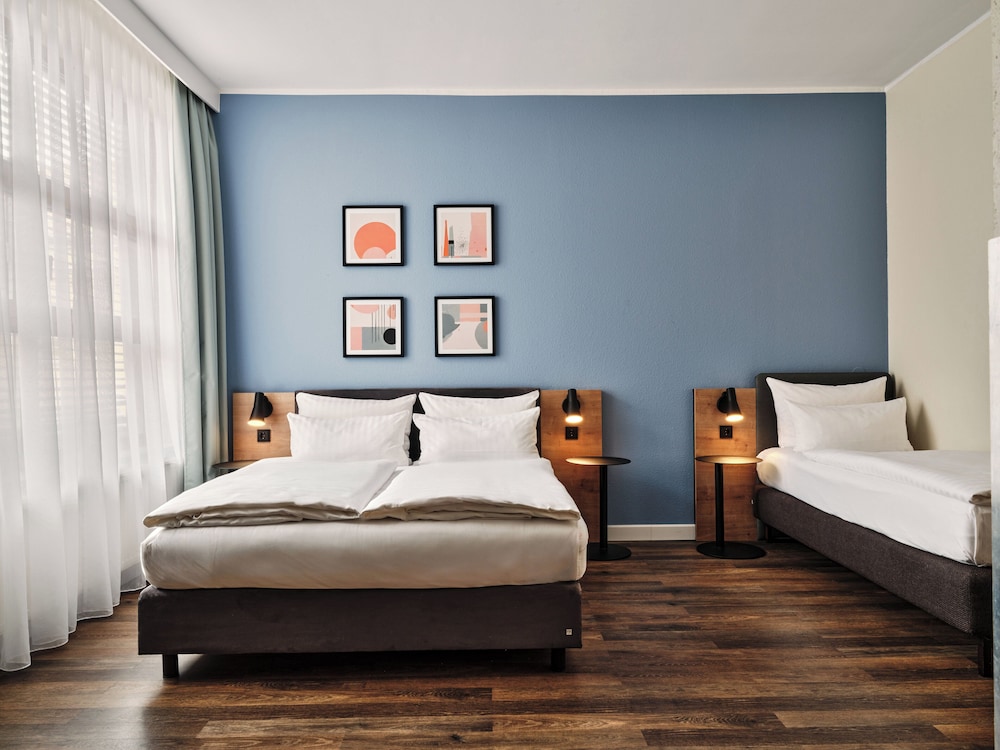 Premium Room, 1 Queen Bed (Up to 3 Adults)
