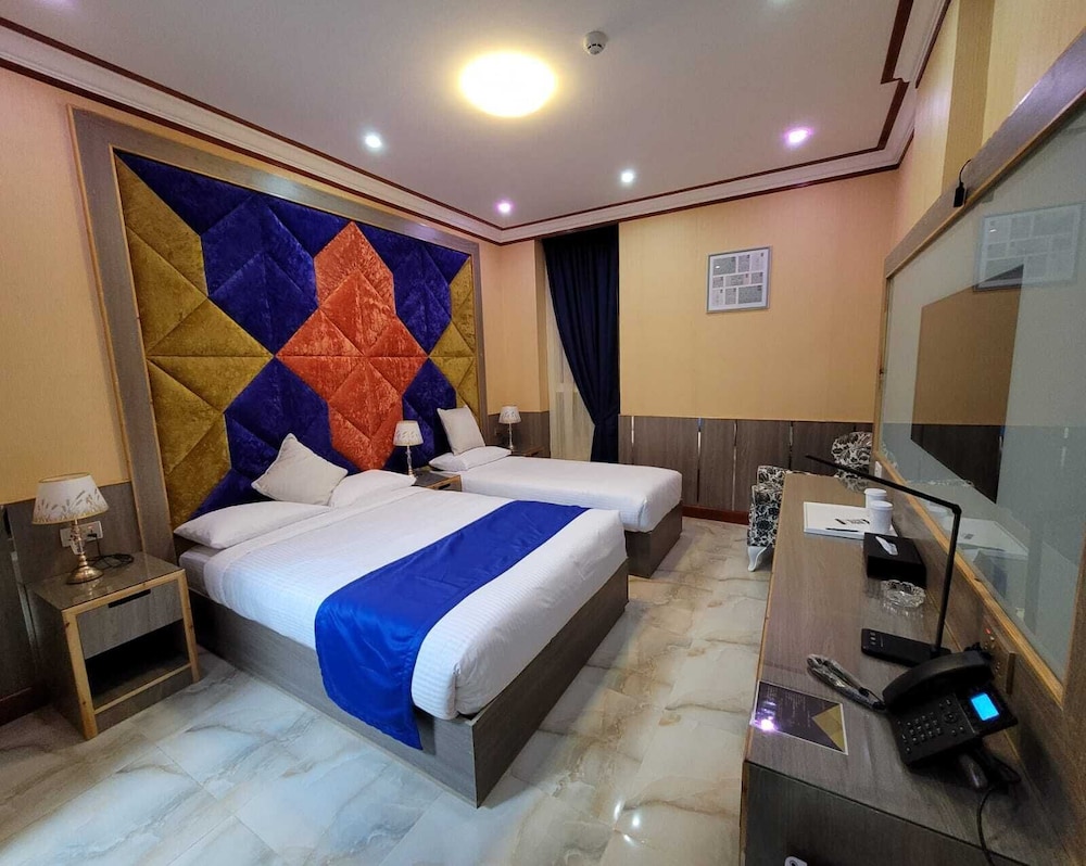 Deluxe Triple Room, City View photo 1