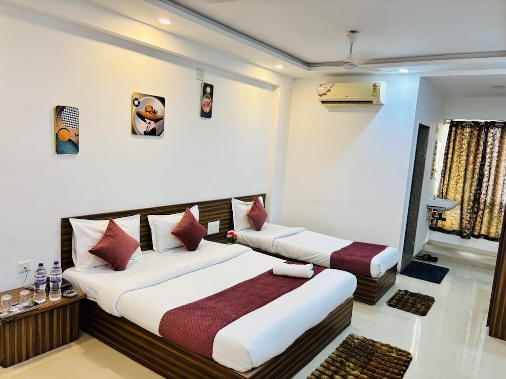 Deluxe Double or Twin Room, City View