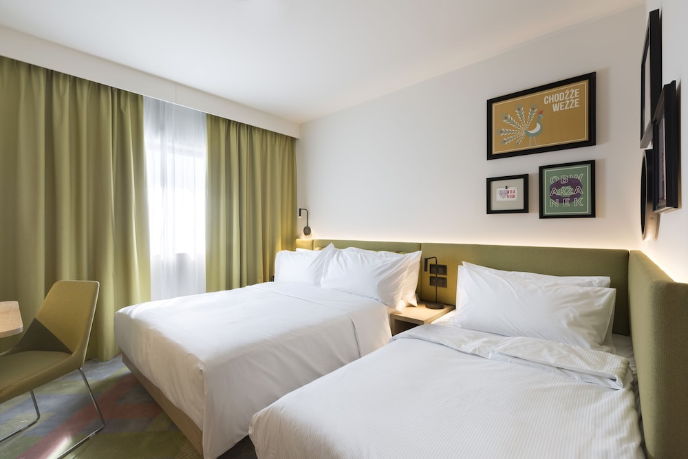 Room, 1 Queen Bed with Sofa bed - Photo 2