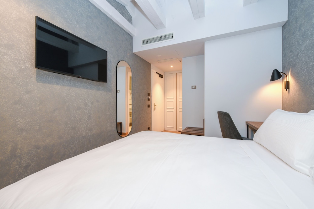 Classic Double Room Single Use