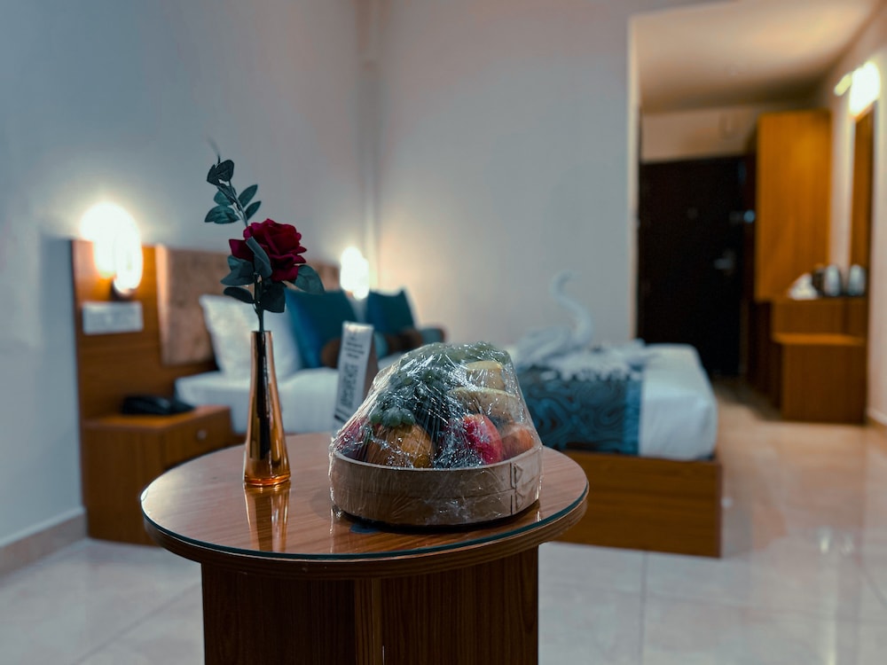 Superior Room, 1 Queen Bed, City View