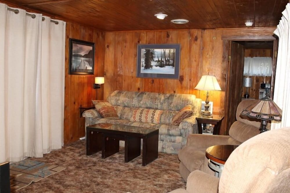 Classic Cabin, 2 Bedrooms