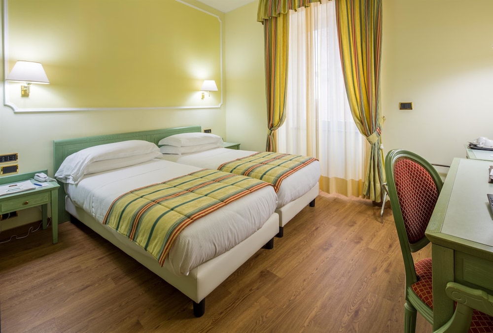 Junior Suite, 1 King Bed - Photo 1