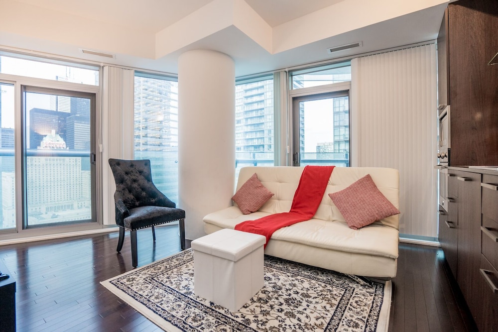 Basic Suite, 1 Queen Bed