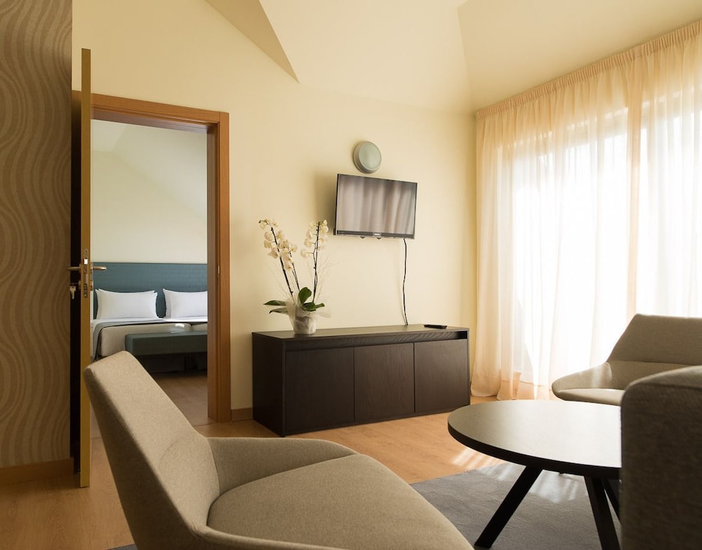 Deluxe Twin Room photo 2
