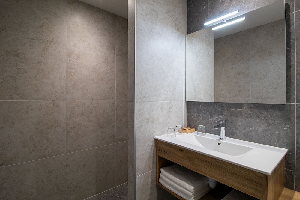 Classic Quadruple Room - Photo 3