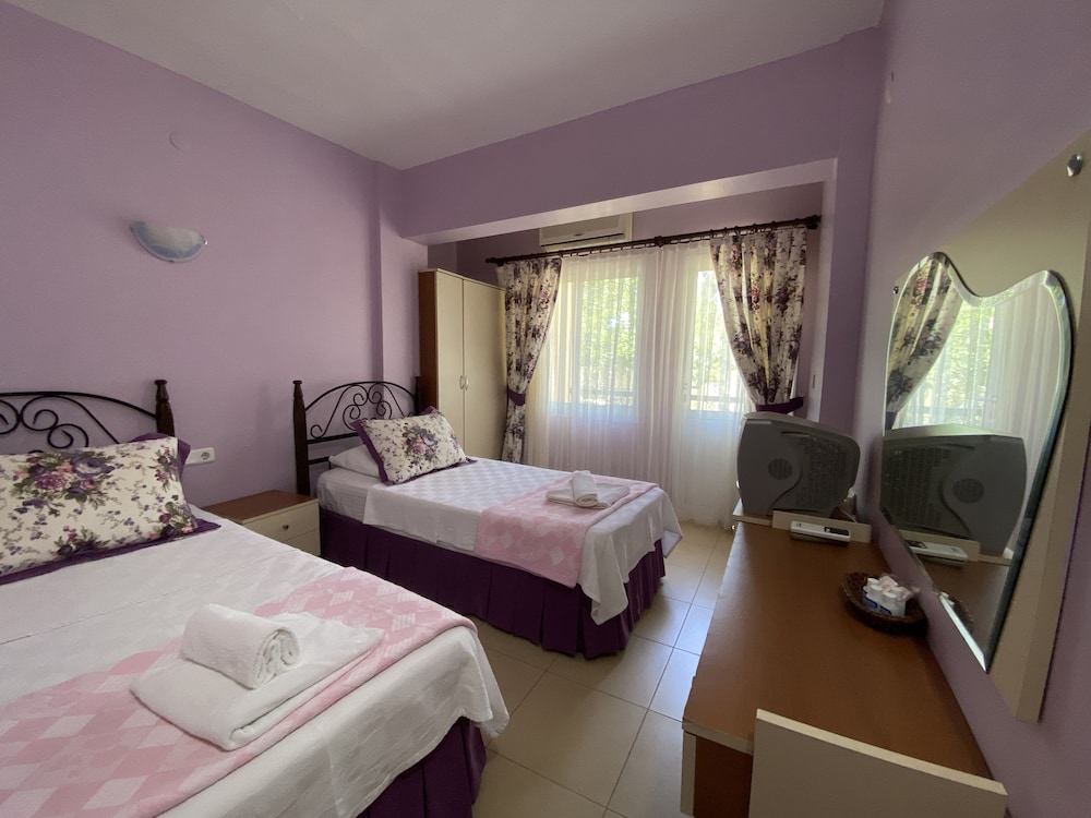 Triple Room - Photo 6