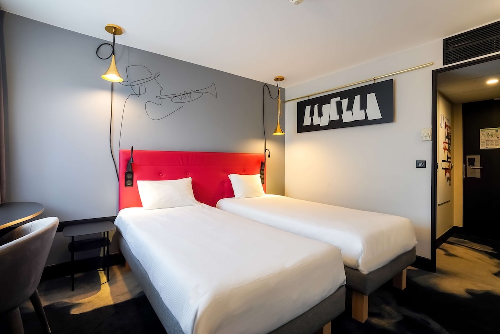 Standard Room, 2 Twin Beds - Photo 4