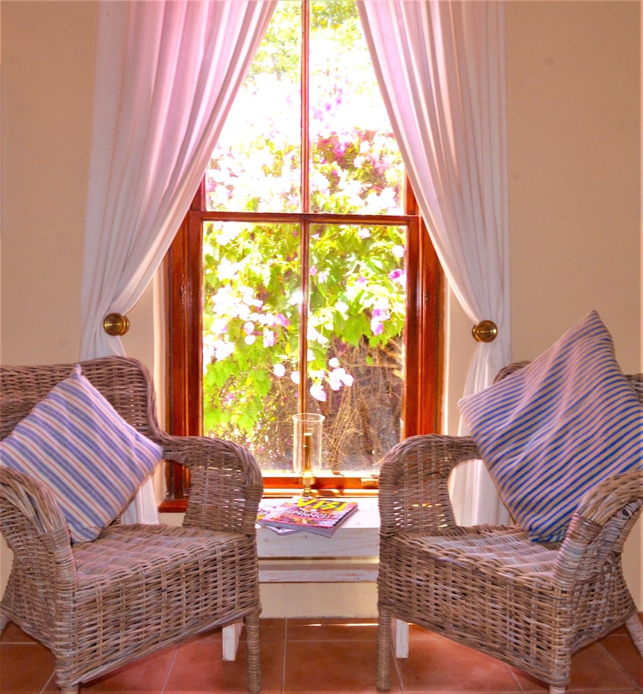 Superior Twin Room, Garden View (5)