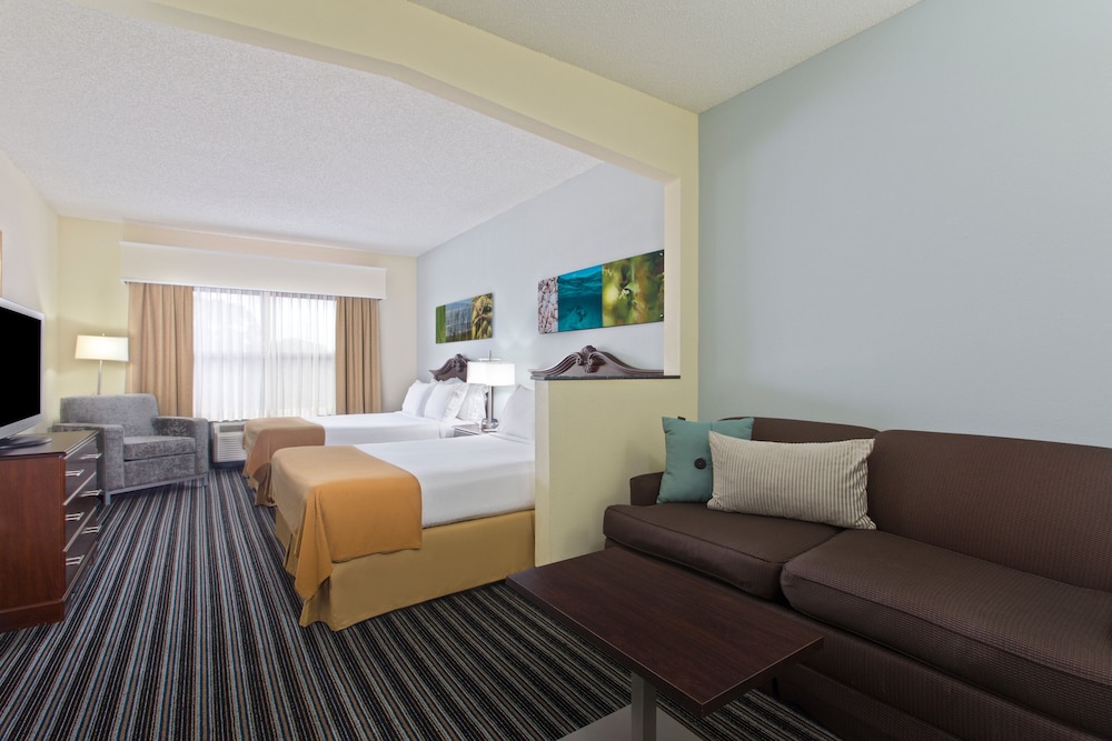 Suite, 2 Queen Beds (Additional Living Area) - Photo 1