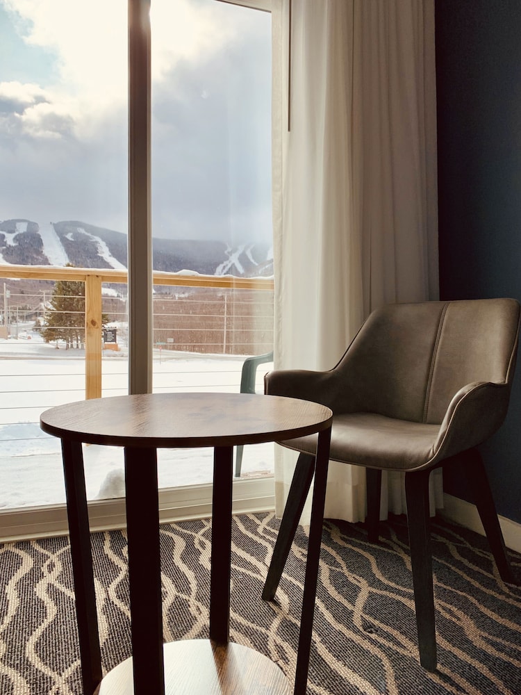 Superior King with Fireplace and Balcony - Photo 3